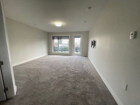 Luxury Upper Level Home with 6 Bedroom 5 Bath - Photo 3