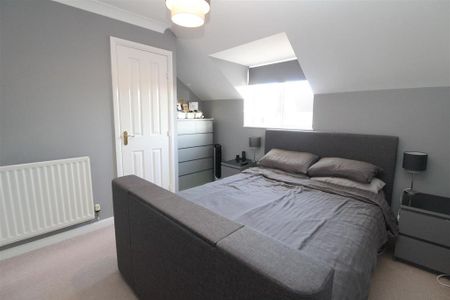 2 bedroom semi-detached house to rent - Photo 3