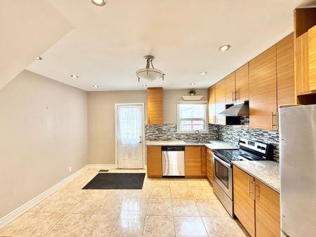 For Lease - 8 Hatherley Road Unit# 1, Toronto, Ontario - Photo 5