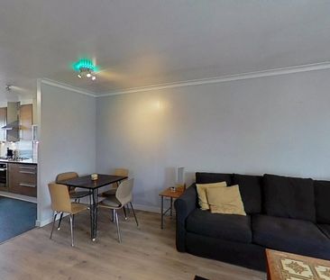 3 bedroom apartment to rent - Photo 3