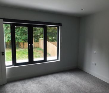 4 bedroom terraced house to rent - Photo 3