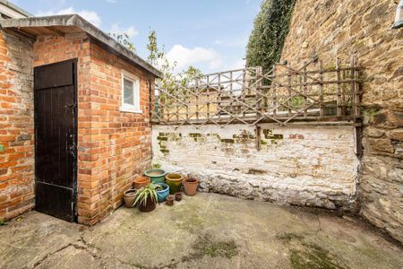 2 bedroom terraced house to rent - Photo 3