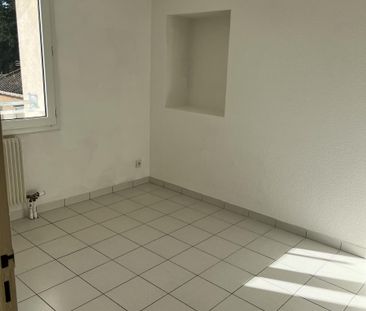 A PIERRELATTE, Appartement de type F3 de 64m2 - Photo 4