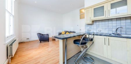 Recently refurbished one bedroom flat set with a period house near tube & shops - Photo 5