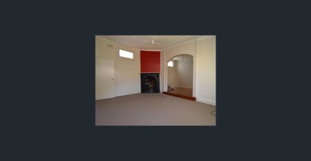 Well maintained house with 3 large bedrooms - Photo 2