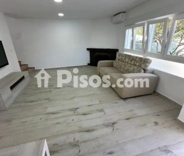 Chalet adosado en alquiler en Carrer de Sant Bartomeu, cerca de Ave... - Photo 1