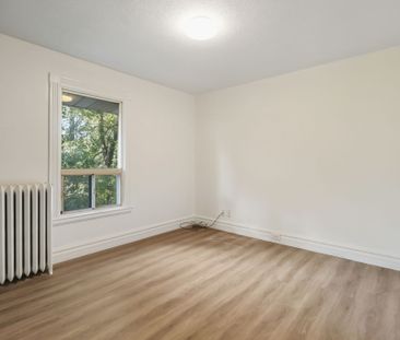 For Lease - 23 Plymonth Road, Welland, Ontario - Photo 2