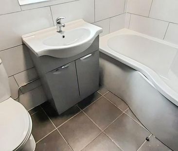 4 bedroom terraced house to rent - Photo 4