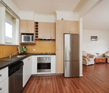 4/244 Gordon Street, Footscray VIC 3011 - Photo 2