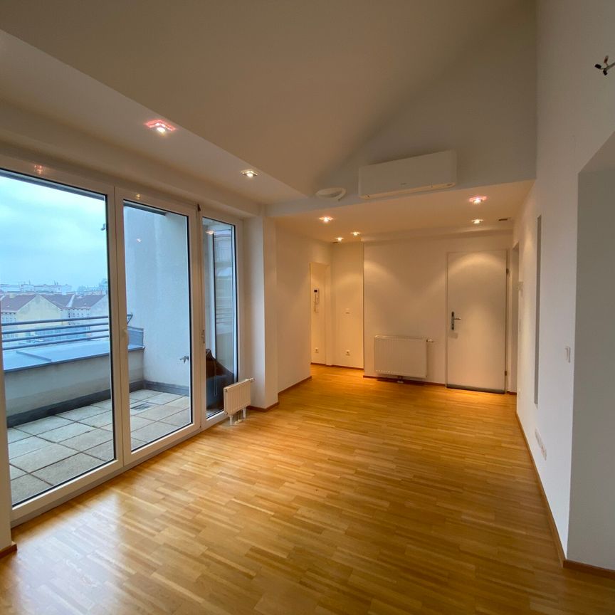 Wunderschöne 2,5 Zimmer Dachgeschoßwohnung mit Terrasse im Mitten im Herzen Wiens! - Foto 1