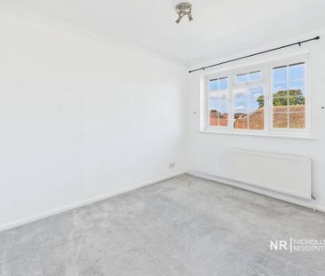 3 bedroom end of terrace house to rent - Photo 4