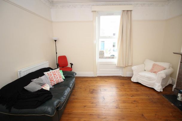 5 bedroom Student Terraced House to rent in Belle Grove West, Spital Tounges, Newcastle upon Tyne - Photo 1
