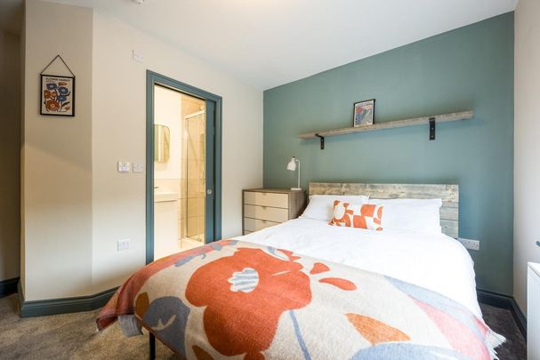 1 bedroom in a house share to rent - Photo 1