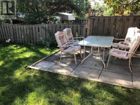 164 ROYWOOD DRIVE - Photo 3