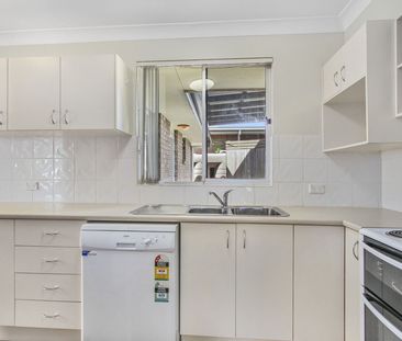 Low-Maintenance Living with Everyday Convenience - Photo 4
