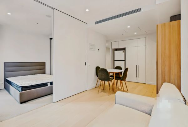 157 A'beckett Street, Melbourne - Photo 1
