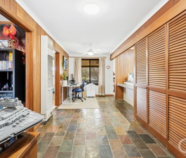 Open the Door to Family-Friendly Living in Aberfoyle Park - Photo 1