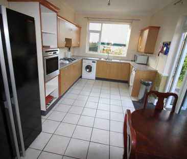 4 bedroom semi-detached house to rent - Photo 6