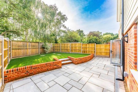 3 bedroom detached house to rent - Photo 2