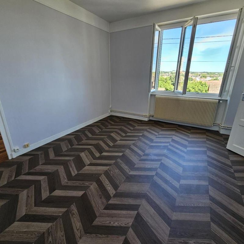 Location Appartement 3 pièces 67m² LE CREUSOT 71200 - Photo 1