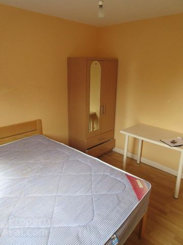 Great Apartment, 66b Rugby Avenue, Queens Quarter, Belfast - Photo 5