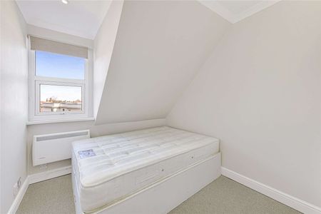 A charming three bedroom flat in the sought after Nightingale Triangle. - Photo 4