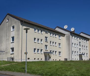 Tolle 3-Zimmer-Wohnung mit Balkon und neuem Tageslichtbadezimmer in... - Photo 2