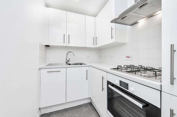 A newly decorated one bedroom flat located in the heart of Marylebone. - Photo 1