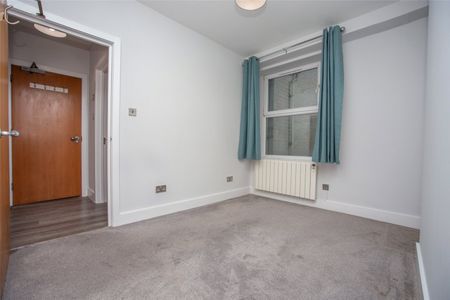 St. James Street, - Photo 5