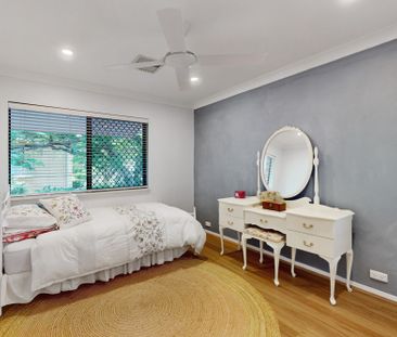 Light and Bright 2-Bedroom Apartment with Modern Comforts - Photo 2