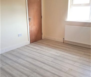 Central Avenue, Greater London, UB3 - Photo 4