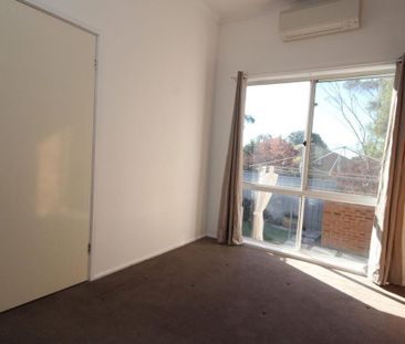Neat 2 bedroom Belconnen townhouse - Photo 3