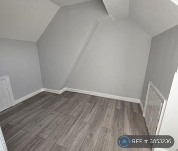3 bedroom flat to rent - Photo 6