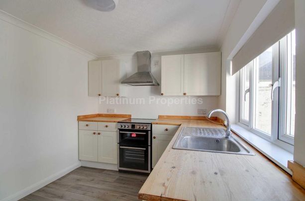 2 bedroom terraced house to rent - Photo 1