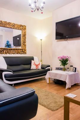 4 bedroom house to rent - Photo 1