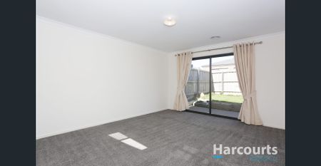 Stunning 4-Bedroom Home in Doreen - Photo 4