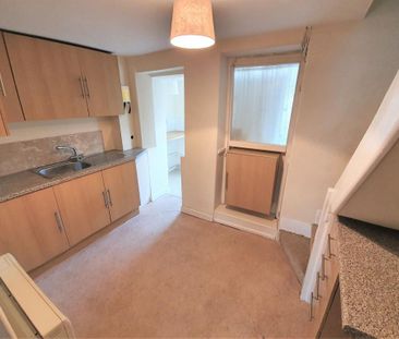 2 bedroom terraced house to rent - Photo 4