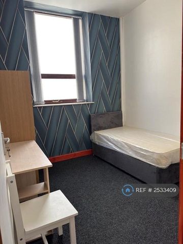 1 bedroom in a house share to rent - Photo 3