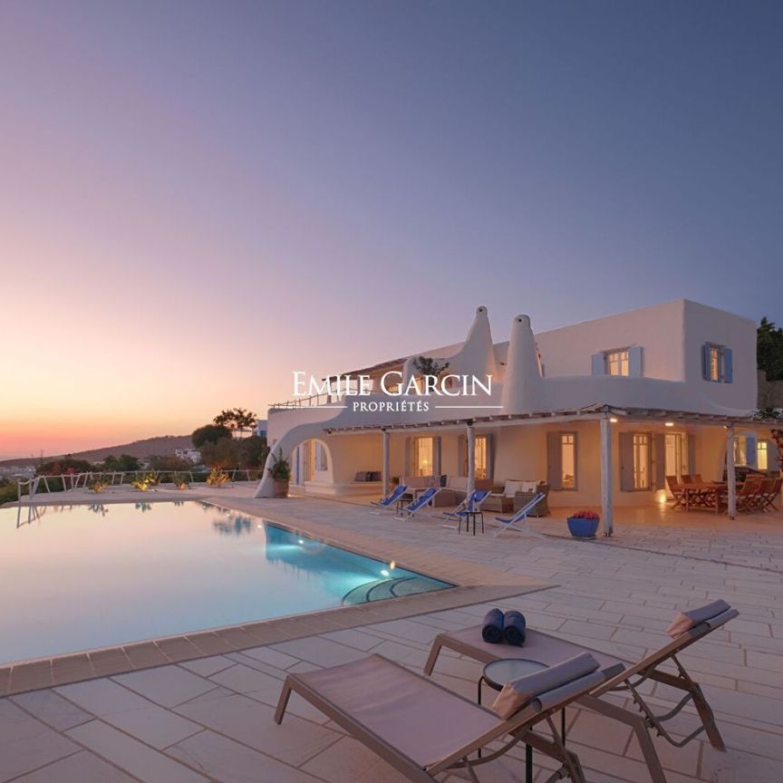 Retraite Enchantée sur la Baie de Parikia : Villa Cycladique à Louer avec Vue Panoramique - Photo 1