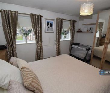 2 bedroom semi-detached house to rent - Photo 3