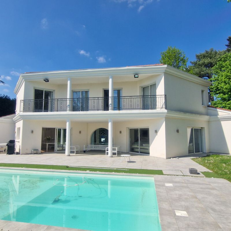 Maison Ecully 7 pièce(s) 285.47 m2 - Photo 1