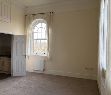 3 bedroom apartment to rent - Photo 4