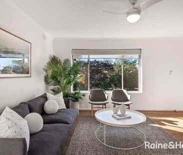 Modern Upstairs Unit in Prime Cosmopolitan Location - Photo 1