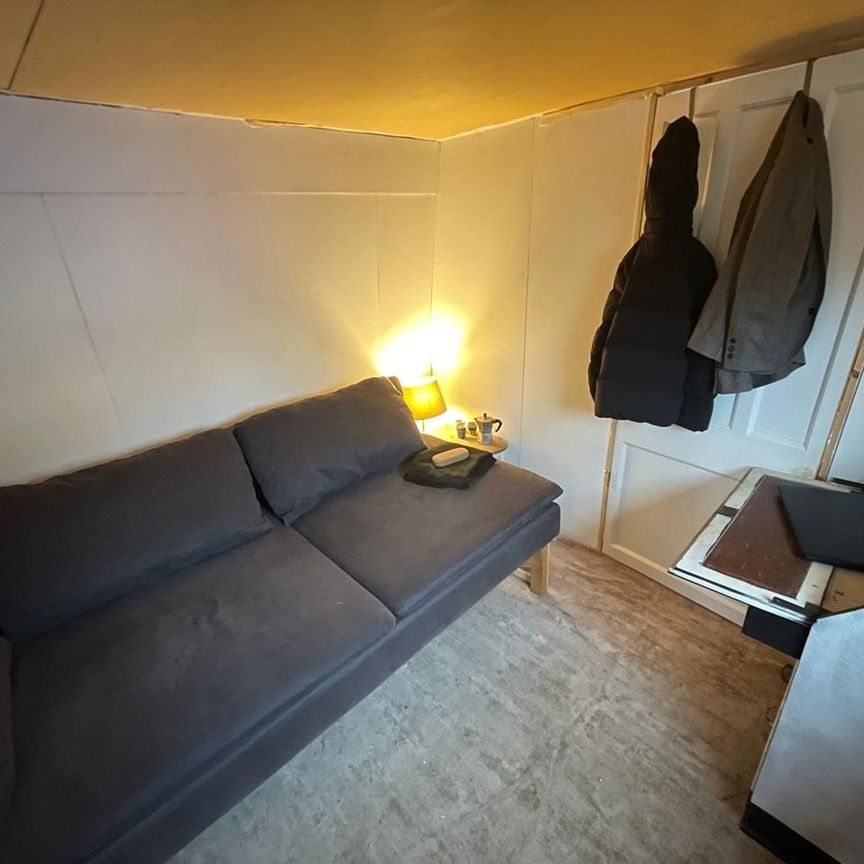 1 Bed House Boat, Rope Street, SE16 - Photo 1