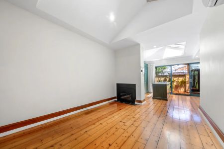 A Truly Enchanting Two-Bedroom Terrace in the Heart of Bondi Junction - Photo 4