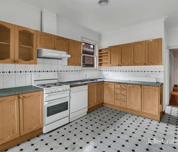 Three Bedroom Home in Maribyrnong - Photo 4