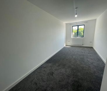 Flat to rent on - Photo 3