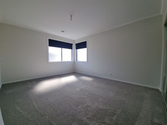 Spacious Double-Storey Family Home with Luxurious Touches throughout - Photo 1