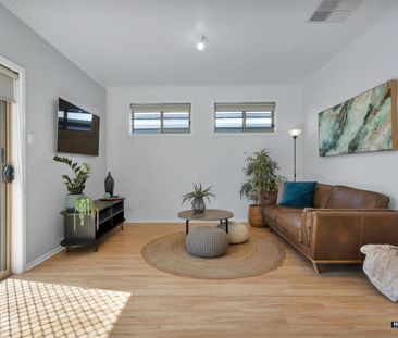 3 Bedroom Home in Prime Location - Photo 2