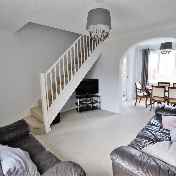 3 bedroom semi-detached house to rent - Photo 1